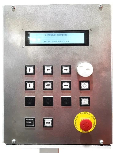 Simple and easy to use control panel of the grinding machine ELITE model SVG 750